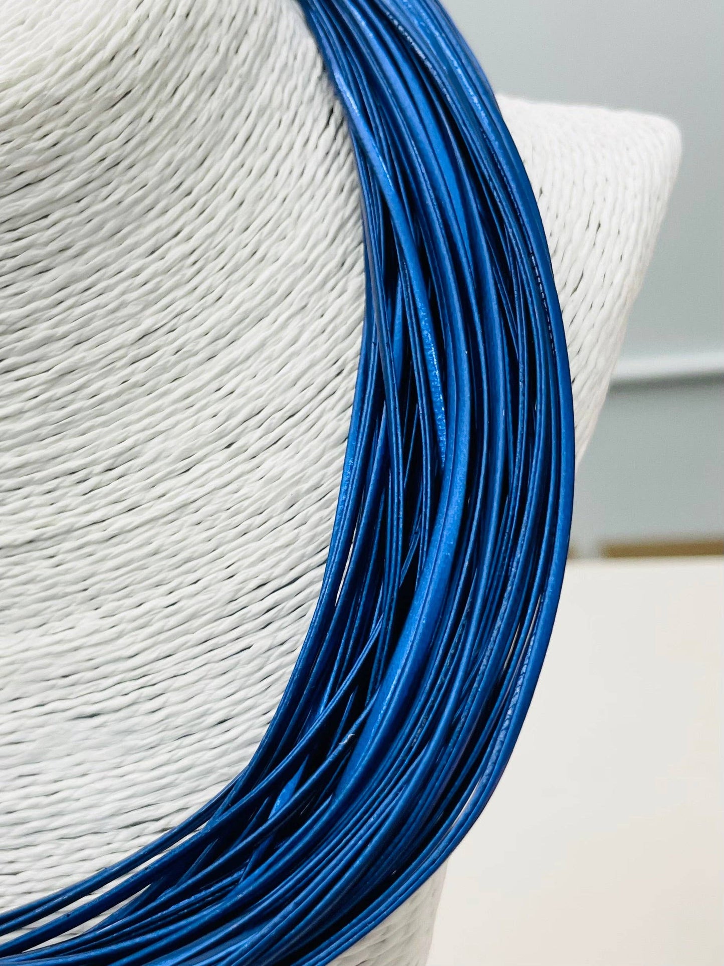 CHIC - Leatherette strand (blue luster) BER878