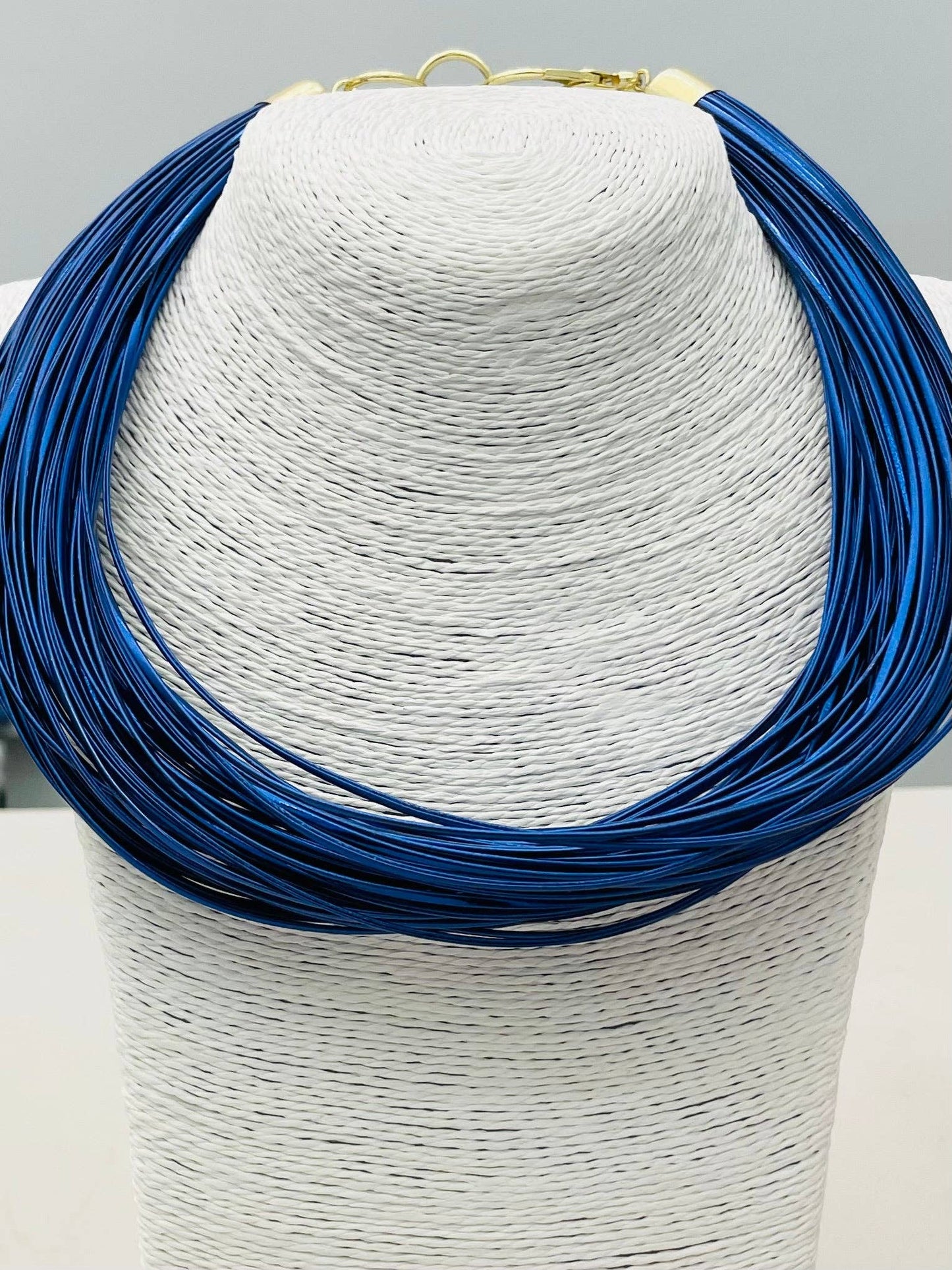 CHIC - Leatherette strand (blue luster) BER878